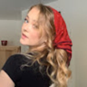 Meet your Posher, Abbey